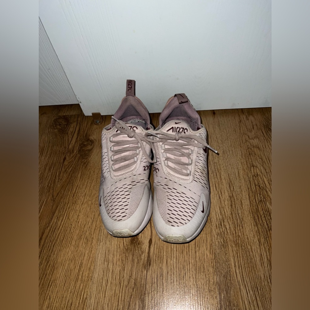 Size 8 Nike pink shoes